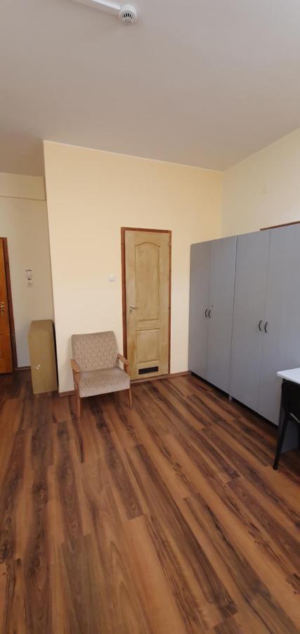 Hostel Romzsa Todor Kollegium Segedín Exteriér fotografie