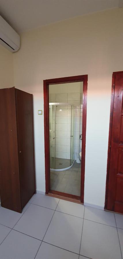 Hostel Romzsa Todor Kollegium Segedín Exteriér fotografie