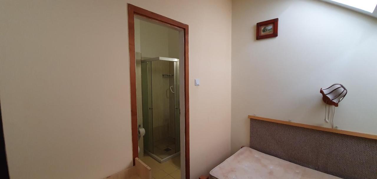 Hostel Romzsa Todor Kollegium Segedín Exteriér fotografie