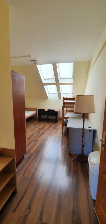 Hostel Romzsa Todor Kollegium Segedín Exteriér fotografie