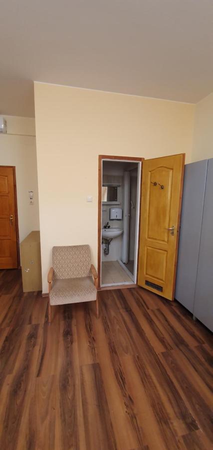 Hostel Romzsa Todor Kollegium Segedín Exteriér fotografie