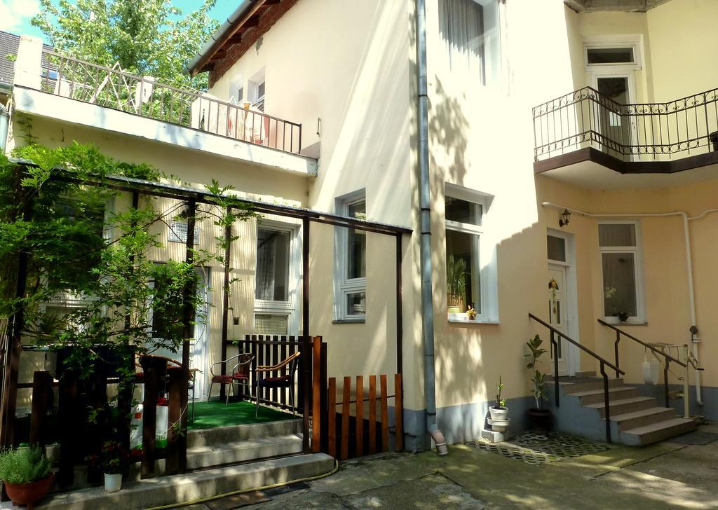 Hostel Romzsa Todor Kollegium Segedín Exteriér fotografie